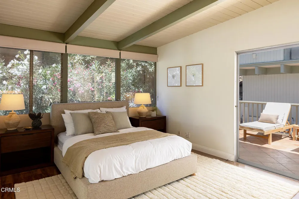 1437 Hillside Drive Glendale, CA 91208