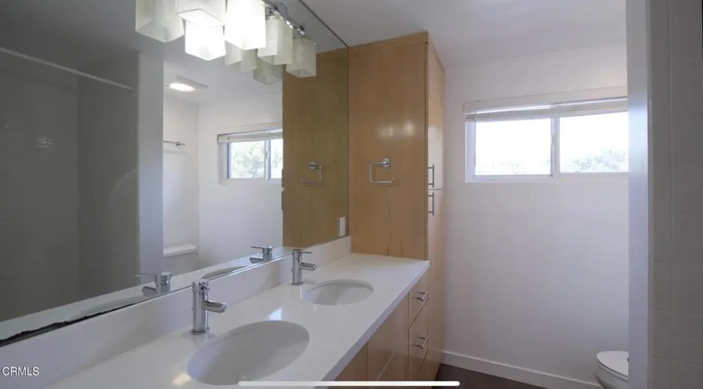 2040 Hilldale Drive La Canada Flintridge, CA 91011