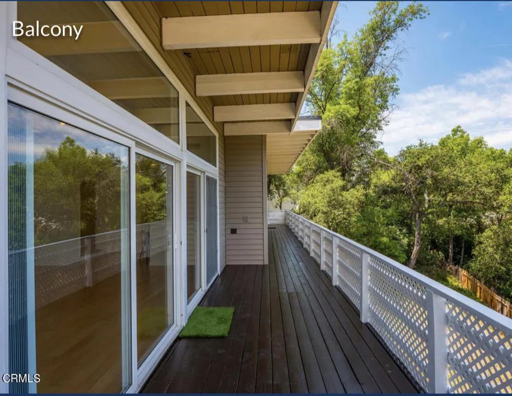 2040 Hilldale Drive La Canada Flintridge, CA 91011