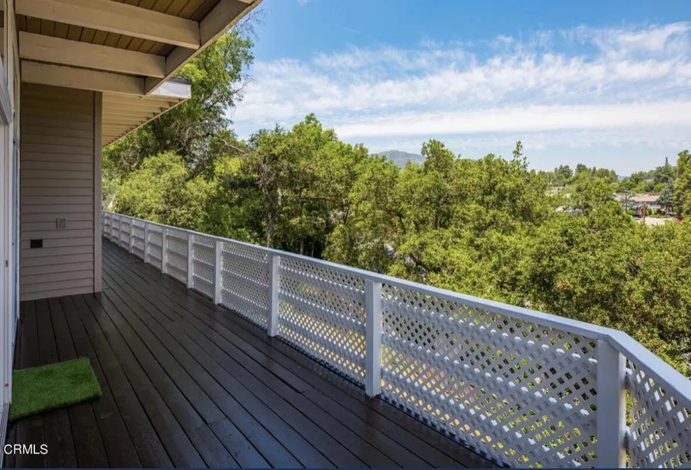 2040 Hilldale Drive La Canada Flintridge, CA 91011