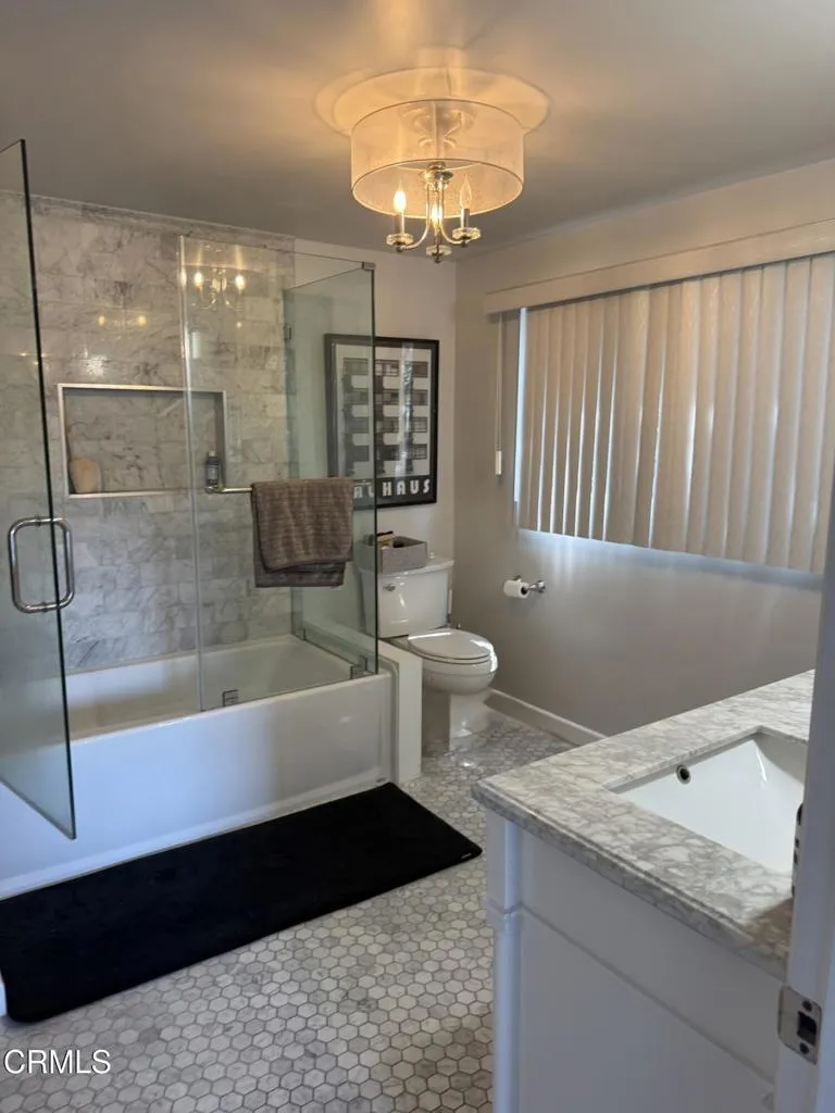 2040 Hilldale Drive La Canada Flintridge, CA 91011