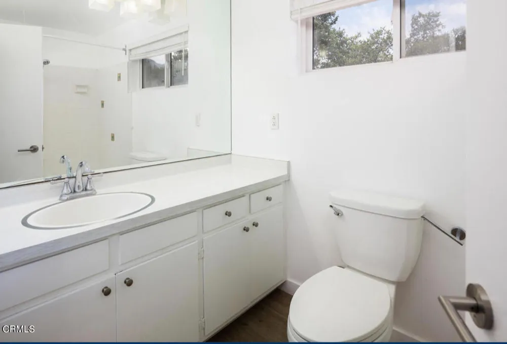 2040 Hilldale Drive La Canada Flintridge, CA 91011