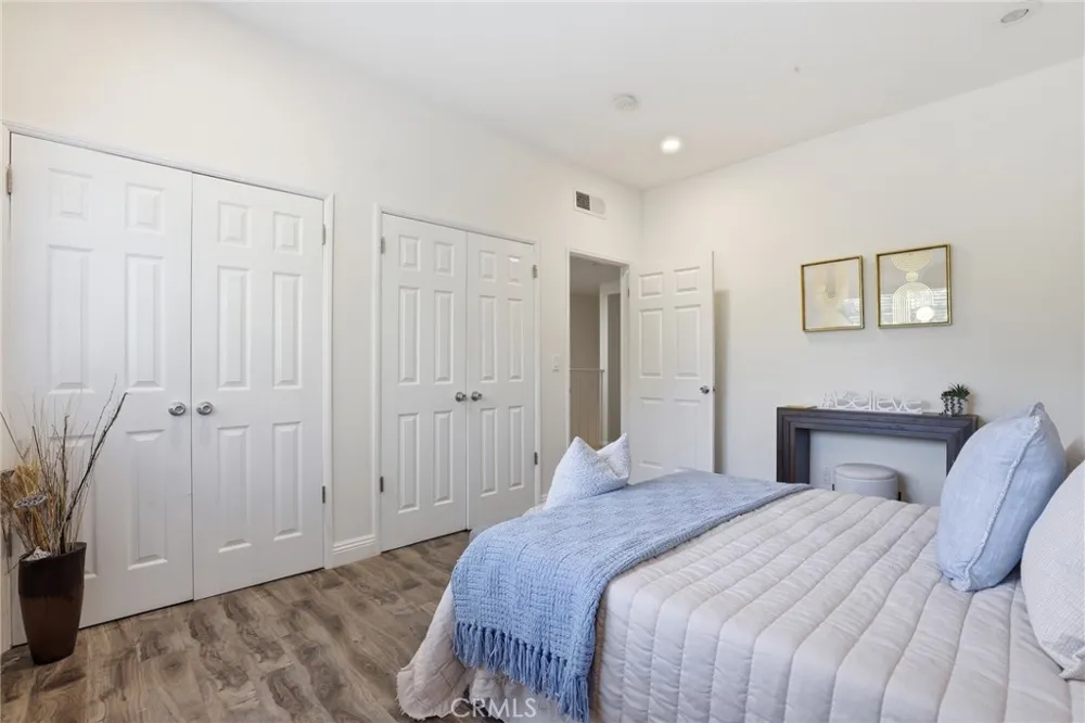 4189 Vineland Avenue #111 Studio City, CA 91602