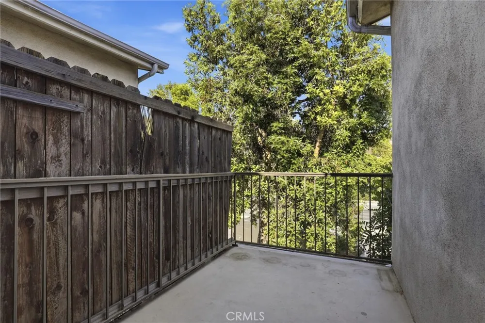 4189 Vineland Avenue #111 Studio City, CA 91602
