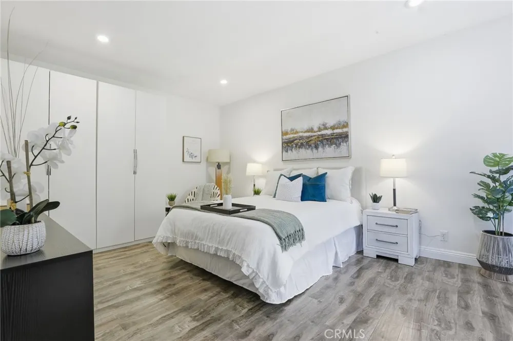 4189 Vineland Avenue #111 Studio City, CA 91602