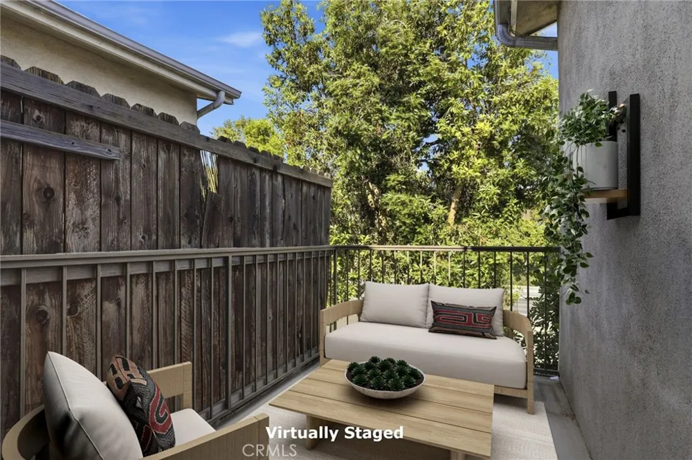 4189 Vineland Avenue #111 Studio City, CA 91602