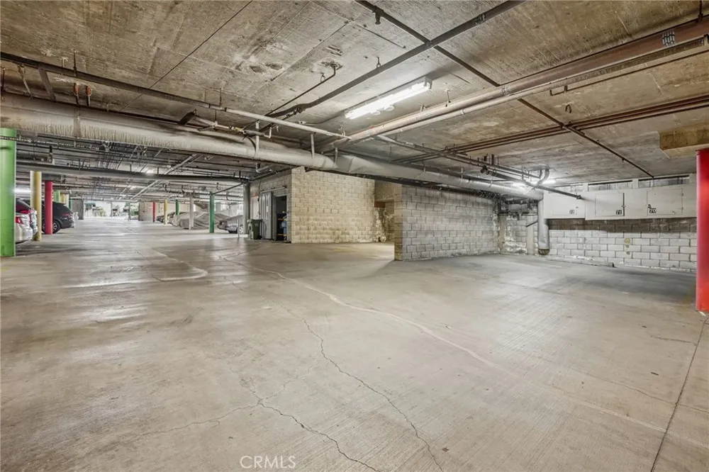 4189 Vineland Avenue #111 Studio City, CA 91602