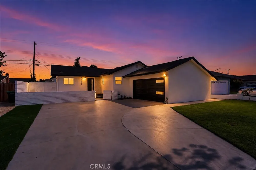 8363 Palais Stanton, CA 90680
