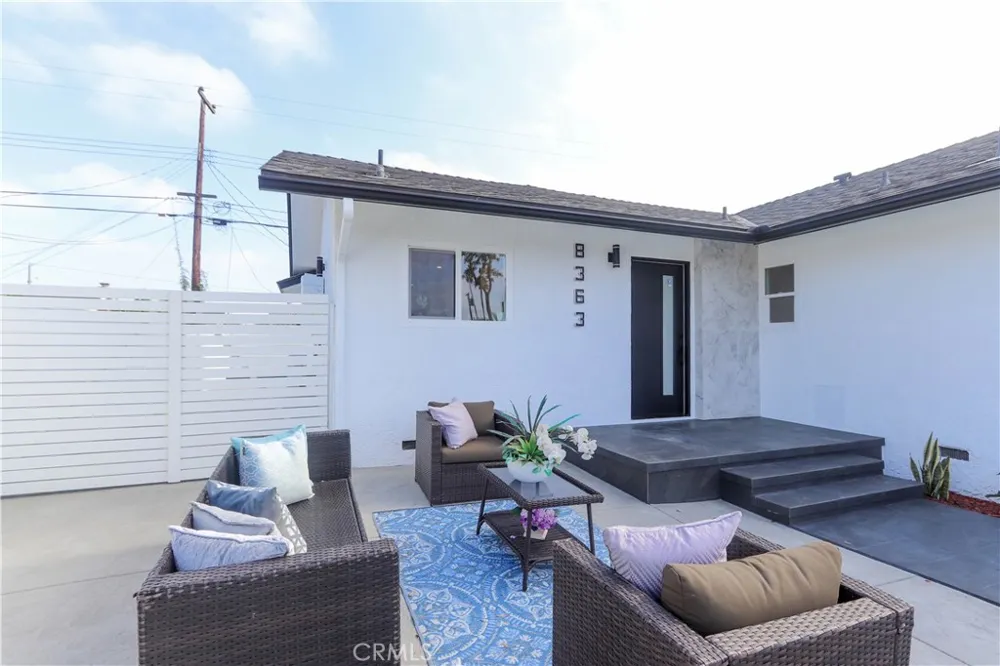 8363 Palais Stanton, CA 90680