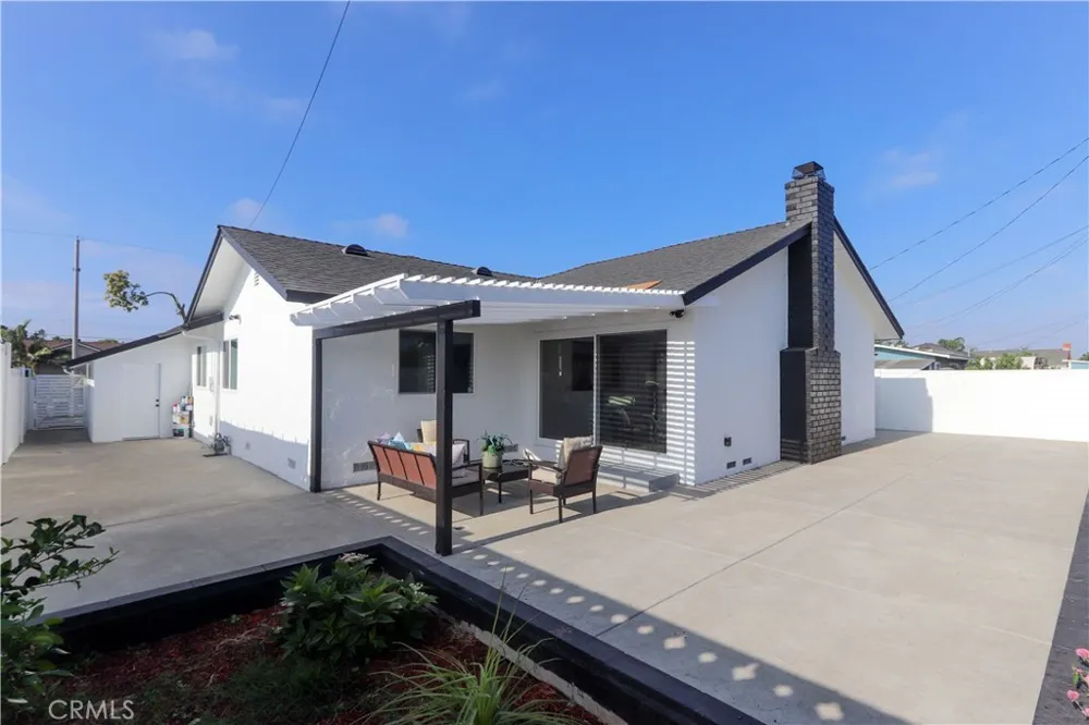 8363 Palais Stanton, CA 90680