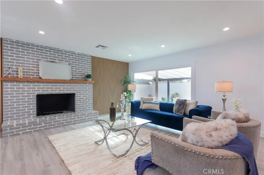 8363 Palais Stanton, CA 90680