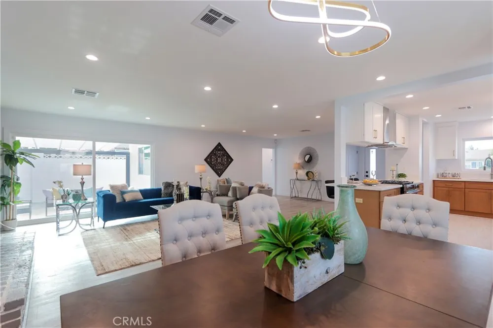 8363 Palais Stanton, CA 90680