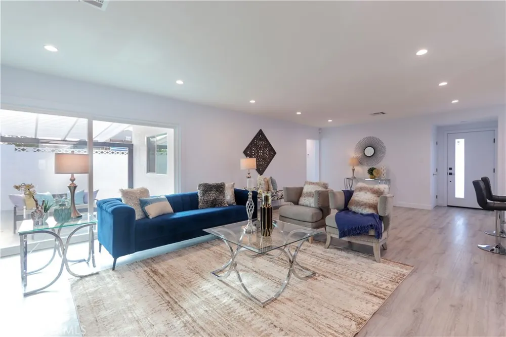 8363 Palais Stanton, CA 90680