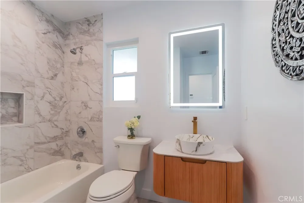 8363 Palais Stanton, CA 90680