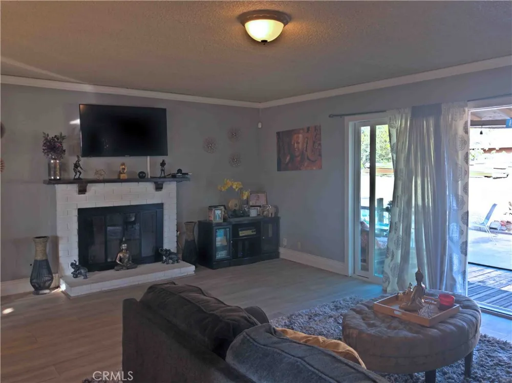 3914 Hornbrook Baldwin Park, CA 91706