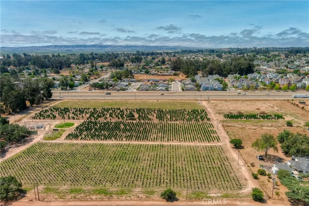 564 S Oak Glen Nipomo, CA 93444