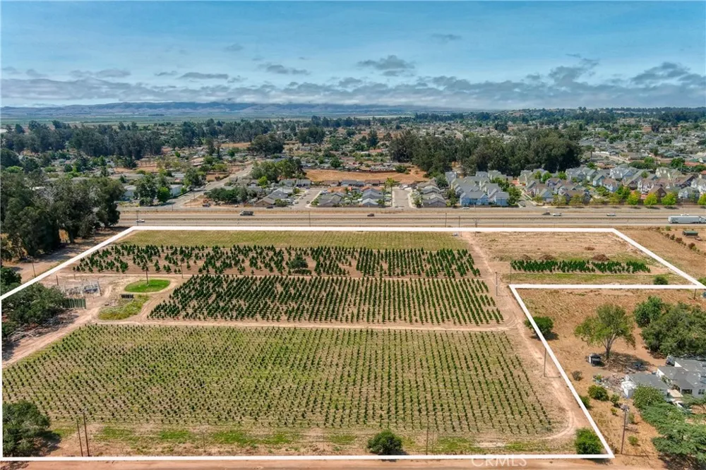 564 S Oak Glen Nipomo, CA 93444