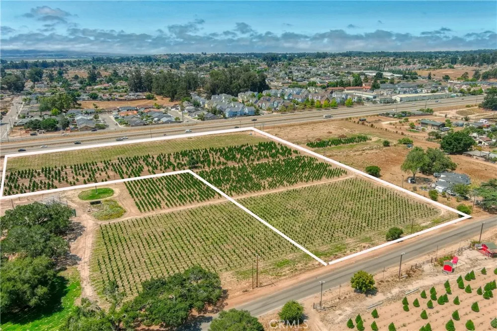 564 S Oak Glen Nipomo, CA 93444