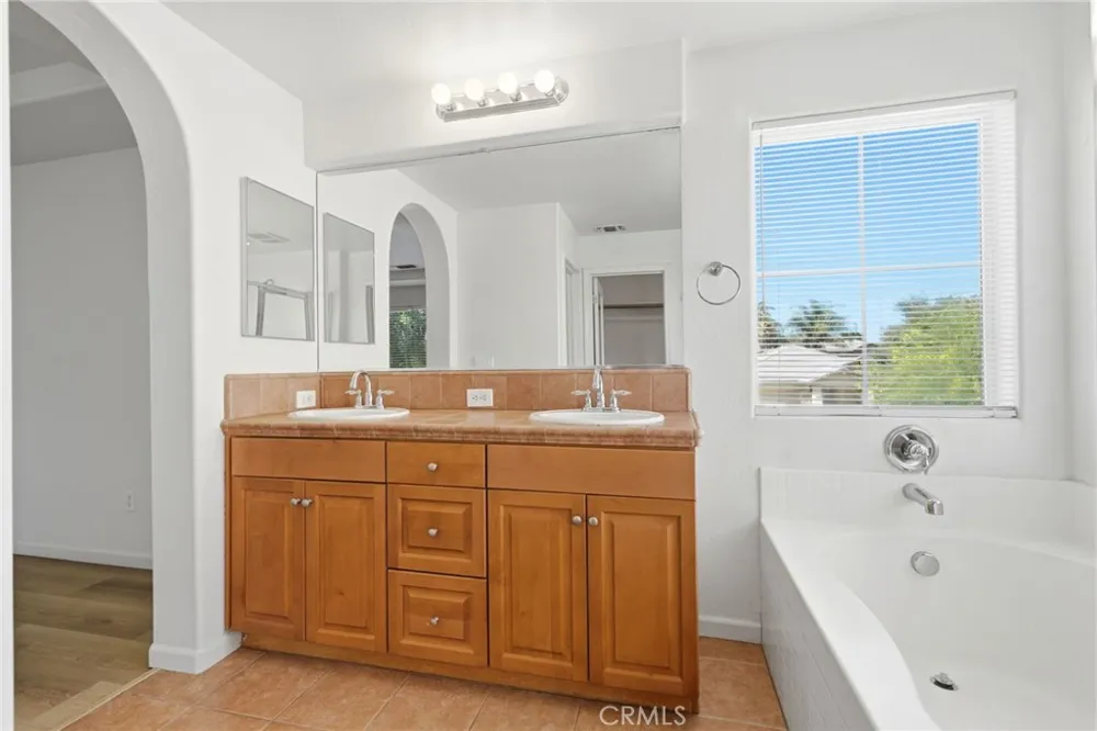 3125 W Delta Visalia, CA 93291
