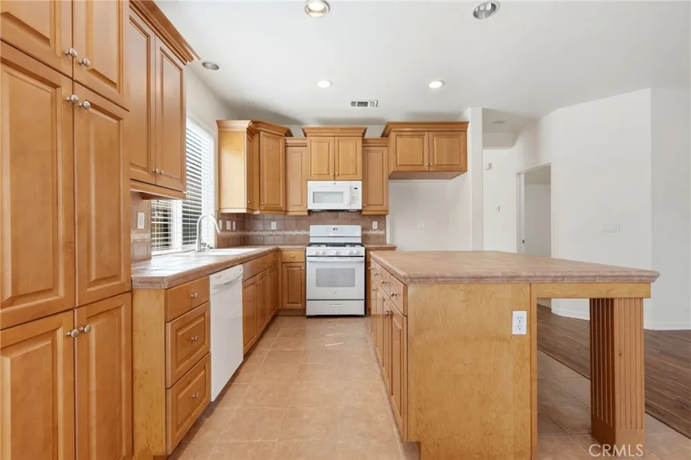 3125 W Delta Visalia, CA 93291