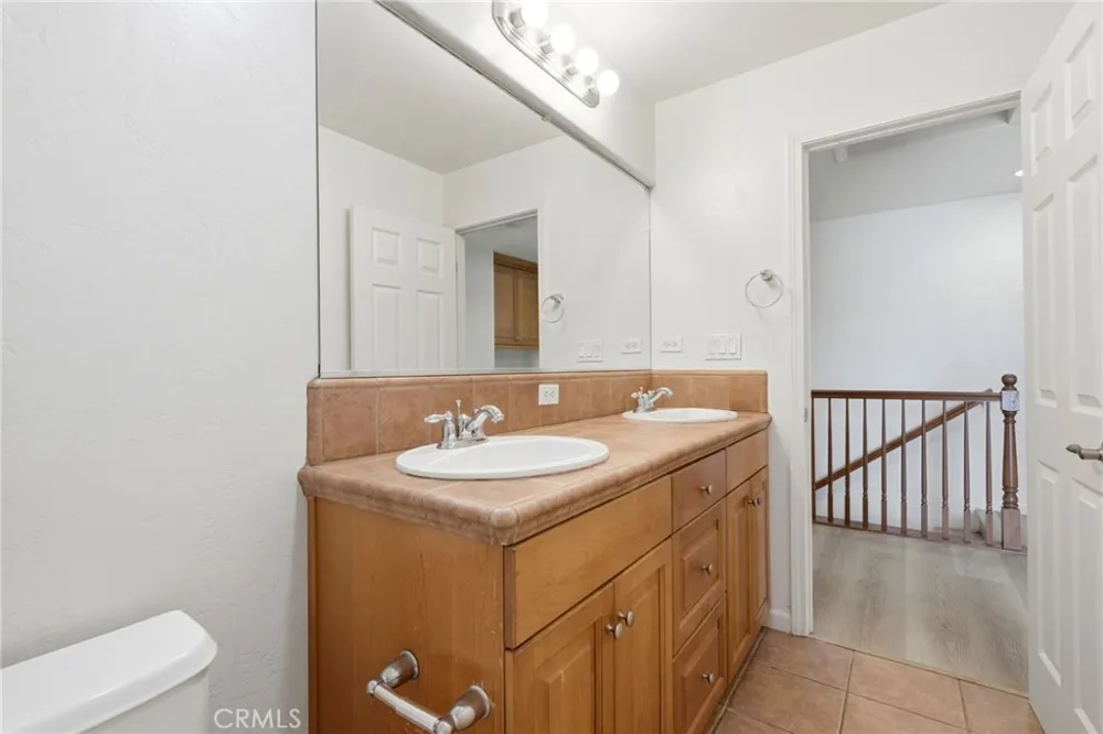3125 W Delta Visalia, CA 93291