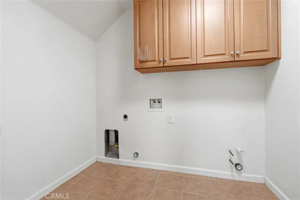 3125 W Delta Visalia, CA 93291