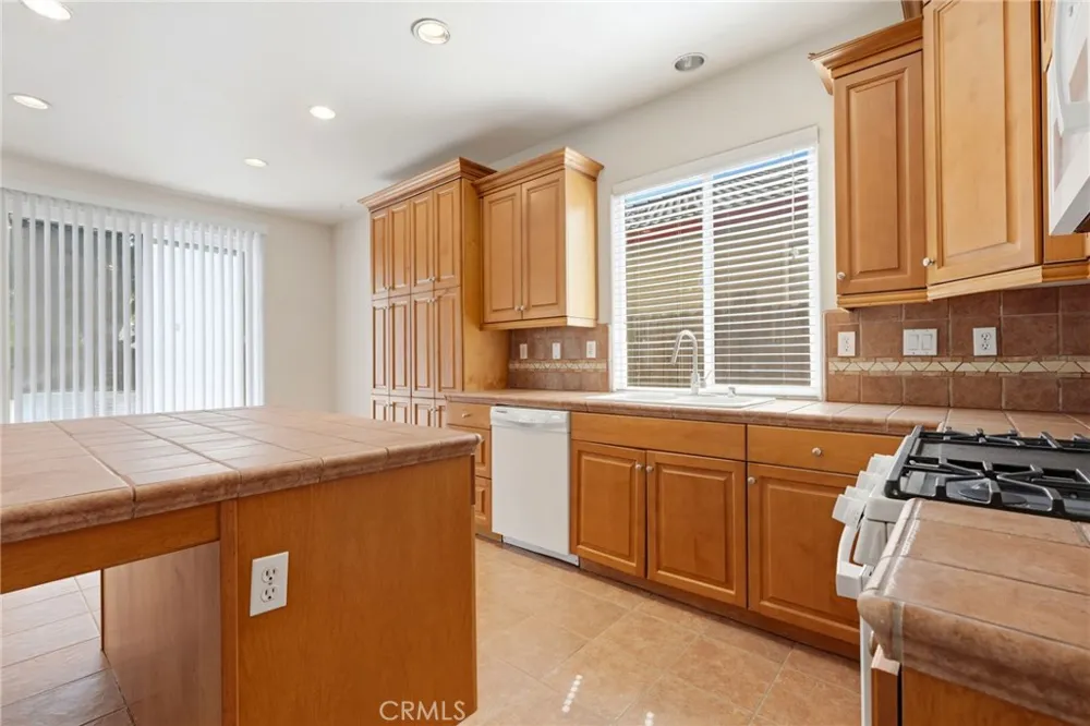 3125 W Delta Visalia, CA 93291