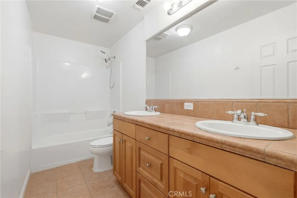 3125 W Delta Visalia, CA 93291