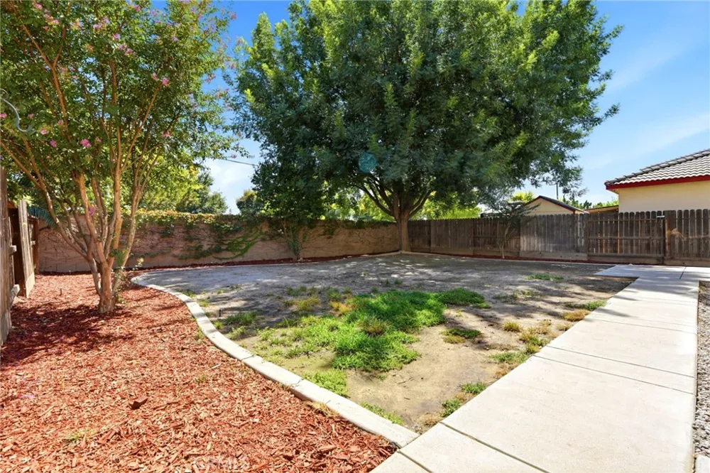 3125 W Delta Visalia, CA 93291