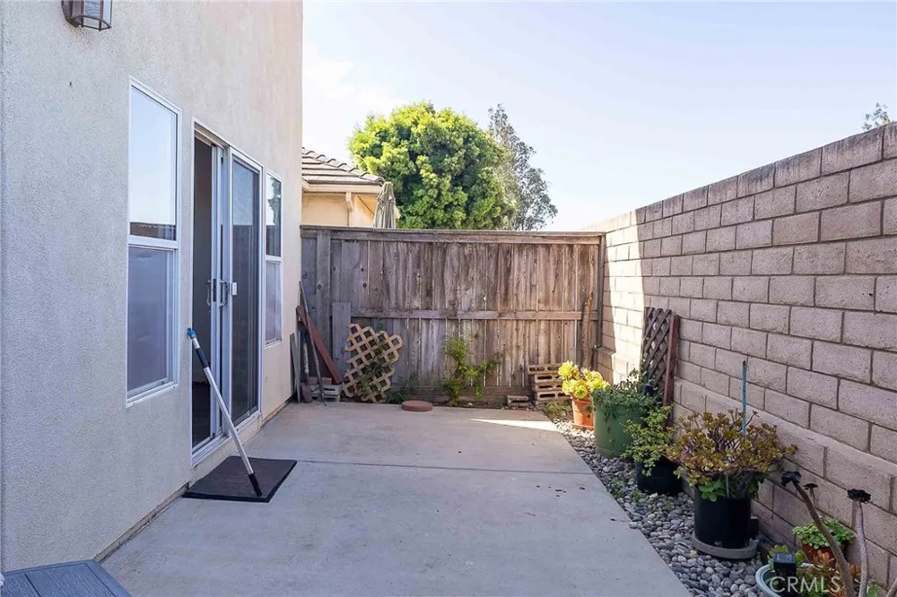 2327 Westbury Santa Maria, CA 93455