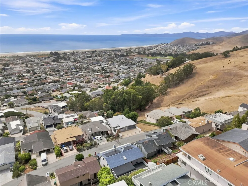 2630 Maple Avenue Morro Bay, CA 93442