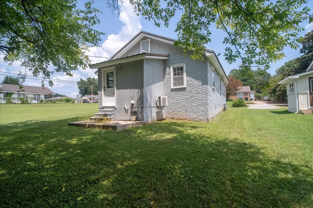 204 S Spurr St Florence, AL 35630