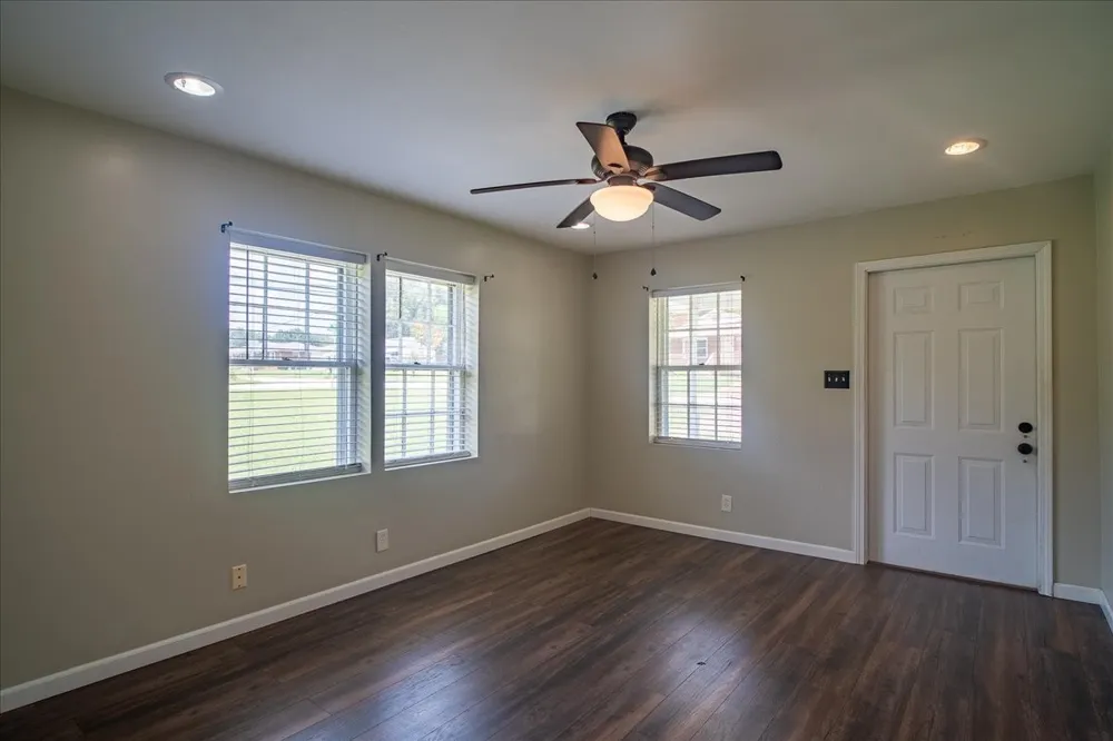 204 S Spurr St Florence, AL 35630