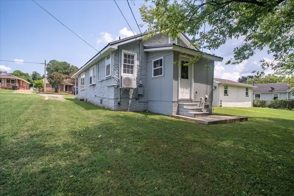 204 S Spurr St Florence, AL 35630