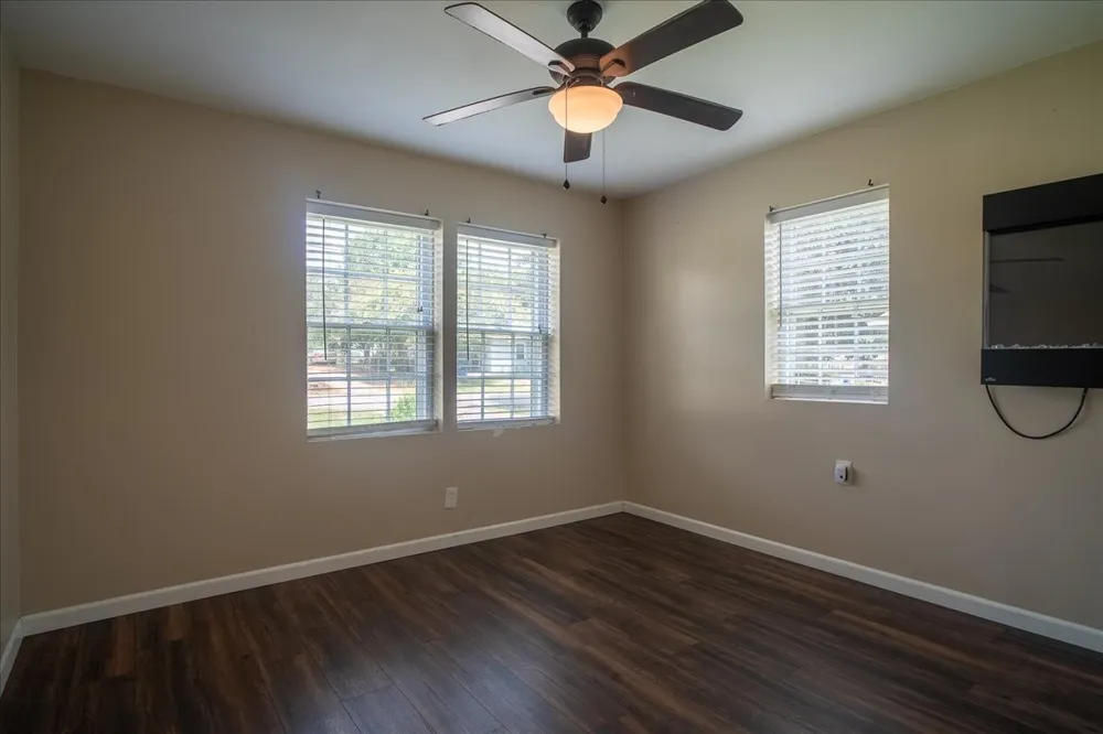 204 S Spurr St Florence, AL 35630
