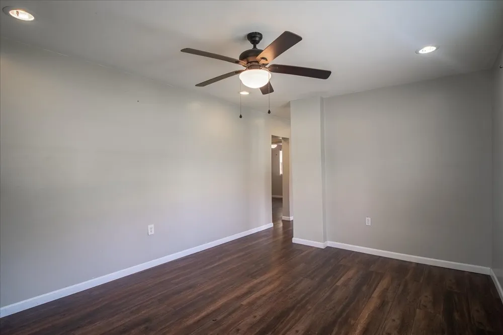 204 S Spurr St Florence, AL 35630