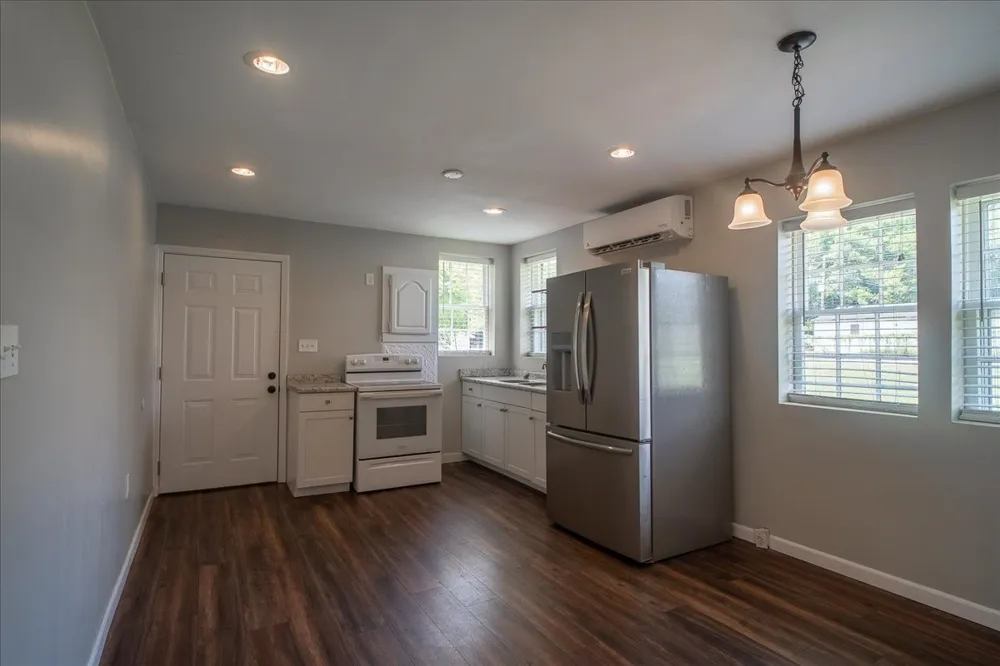 204 S Spurr St Florence, AL 35630