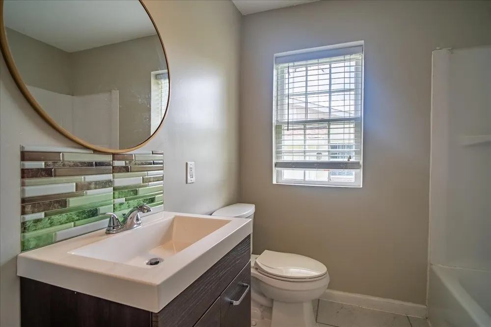 204 S Spurr St Florence, AL 35630