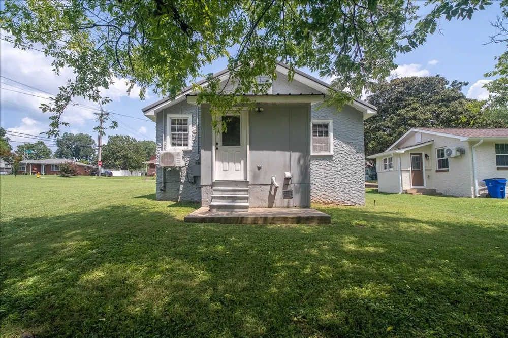 204 S Spurr St Florence, AL 35630