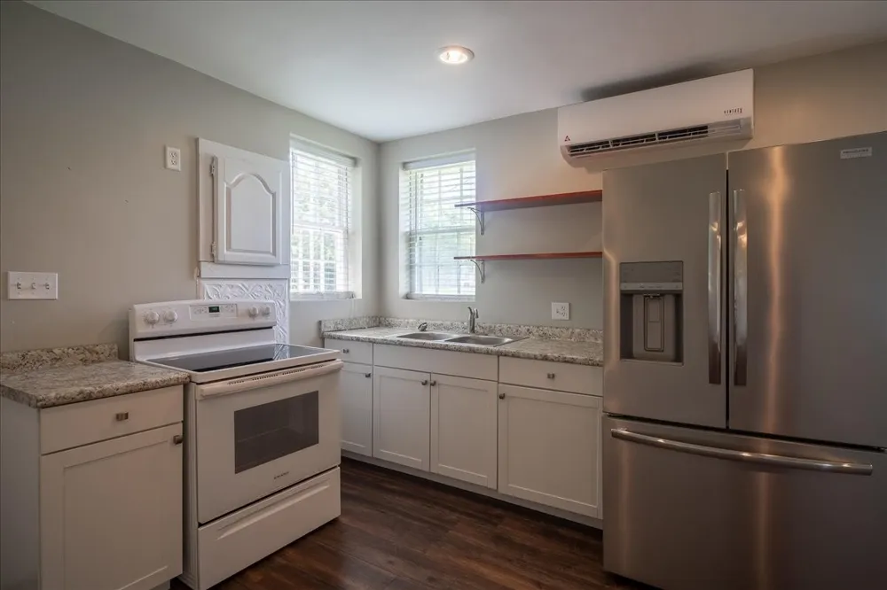 204 S Spurr St Florence, AL 35630