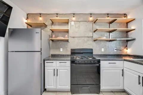 921 Street #15