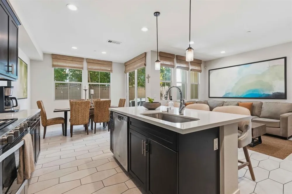 2055 Foxtrot Loop #1 Chula Vista, CA 91915