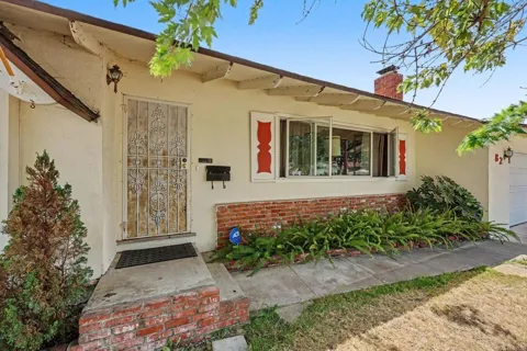 82 E Shasta Street
