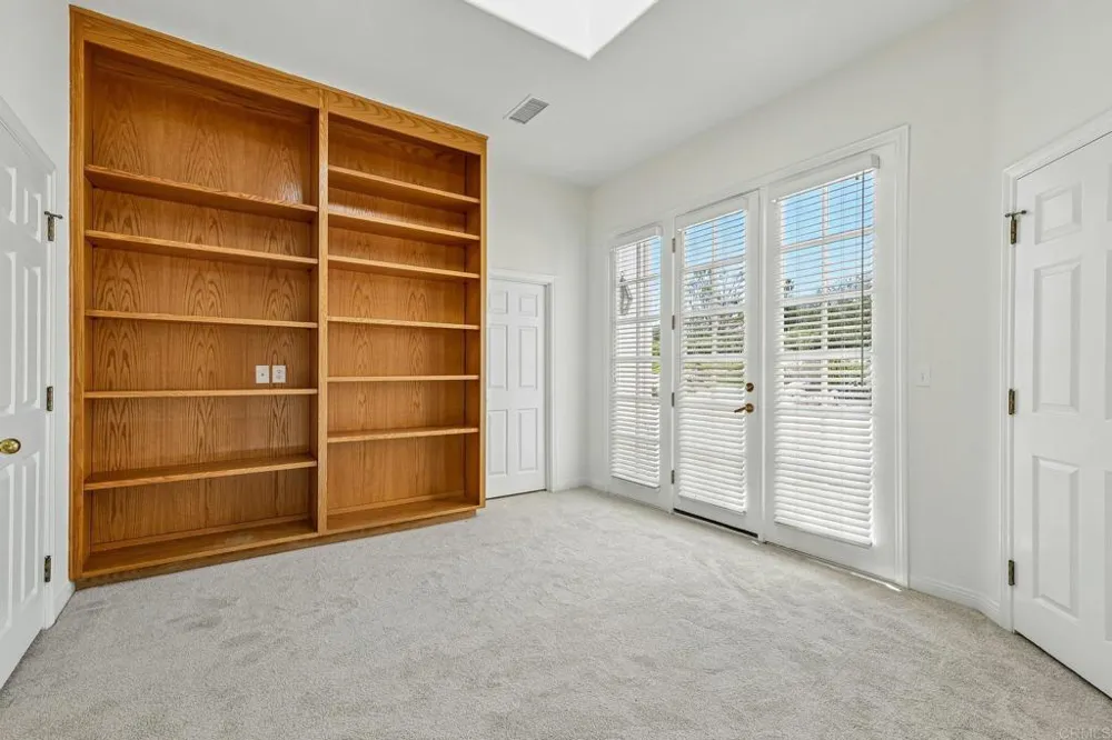 17572 Via Loma Drive Poway, CA 92064