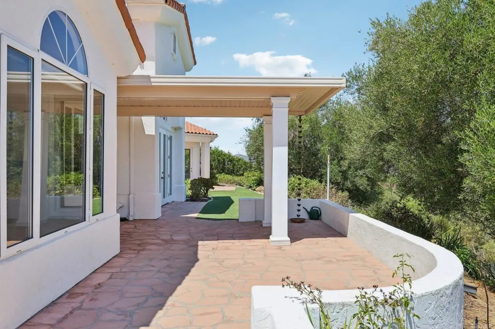17572 Via Loma Drive Poway, CA 92064