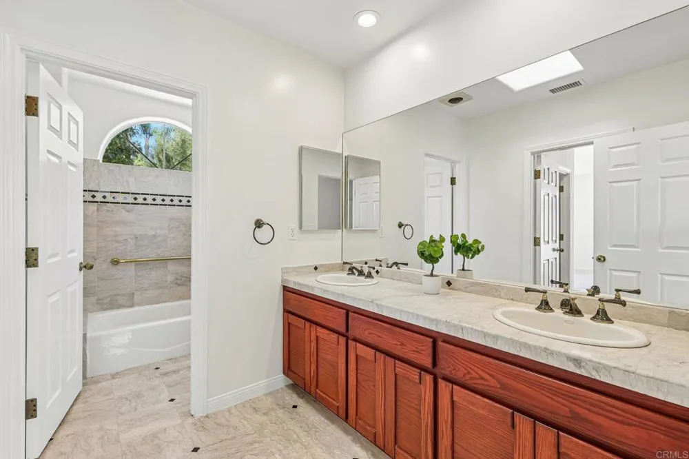 17572 Via Loma Drive Poway, CA 92064