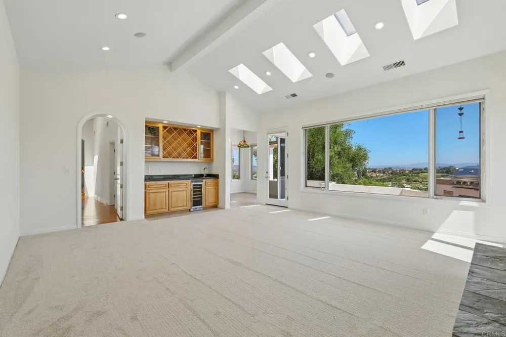 17572 Via Loma Drive Poway, CA 92064