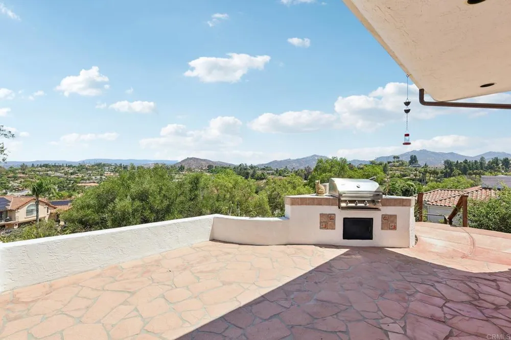 17572 Via Loma Drive Poway, CA 92064