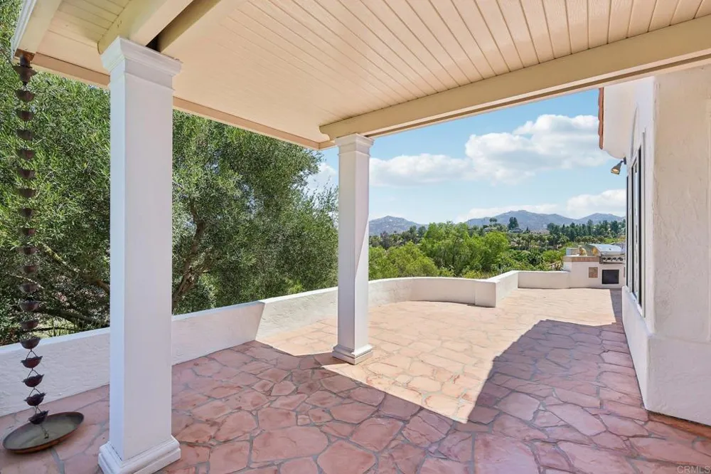 17572 Via Loma Drive Poway, CA 92064