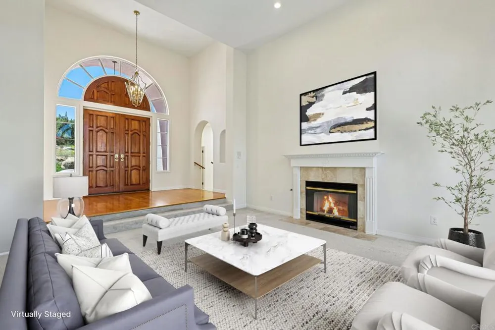 17572 Via Loma Drive Poway, CA 92064